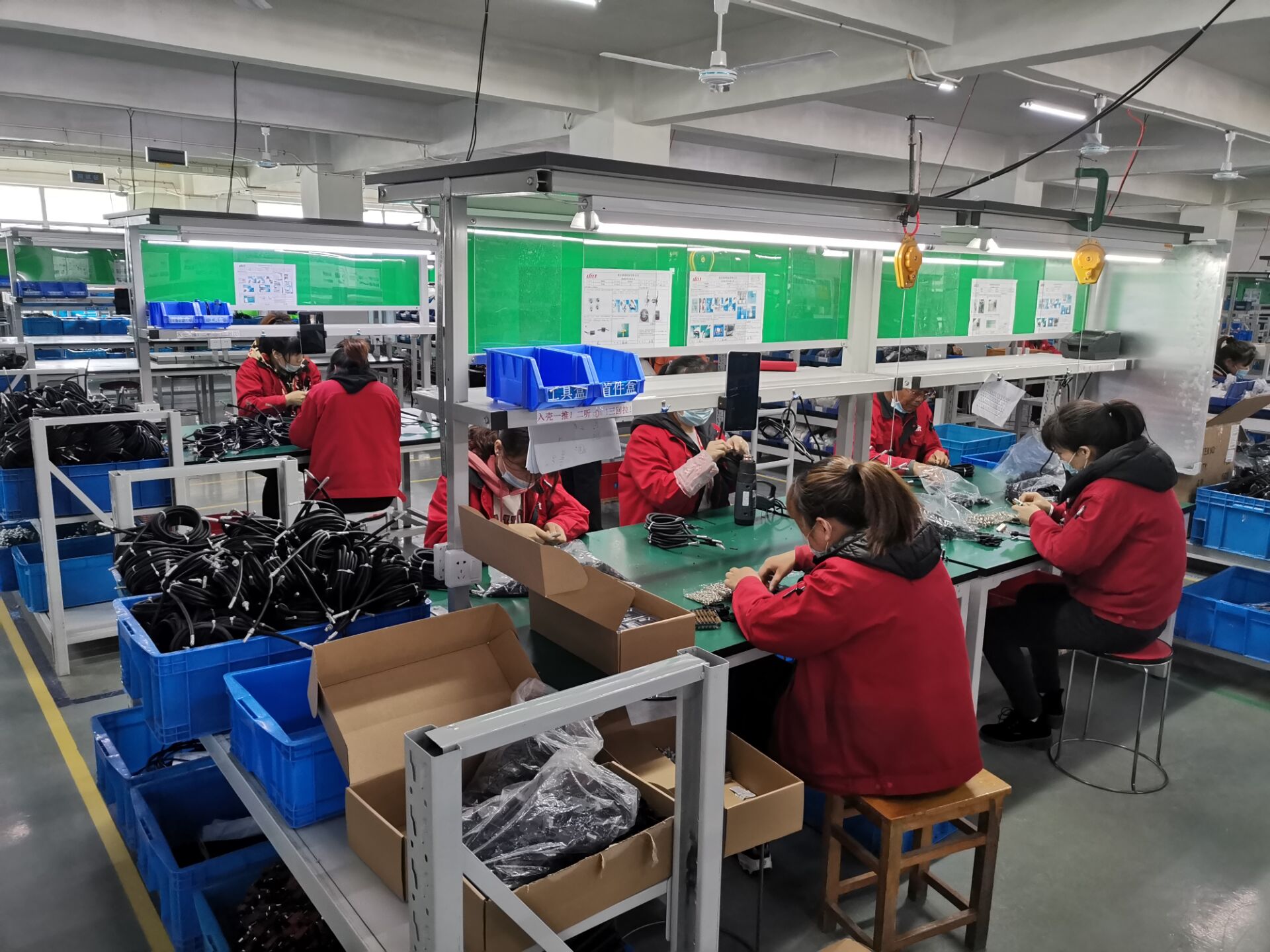 《上海回峰电子有限公司》了解线束加工对汽车制造业的影响
